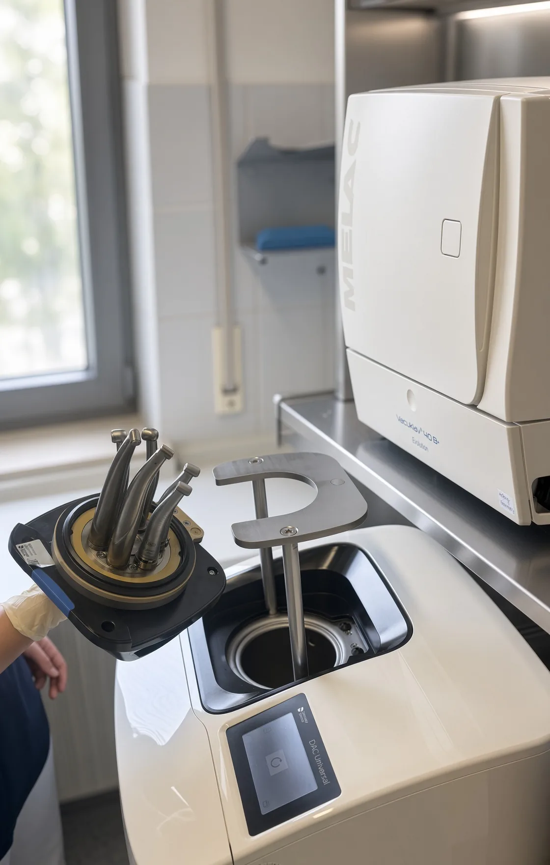 Sterile Aufbereitung mit DAC-Autoklav und MELAG-Gerät in der Zahnarztpraxis Dr. Handermann in Speyer